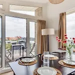 Apartment Vernieuwd Zeezicht Zee Luxe *